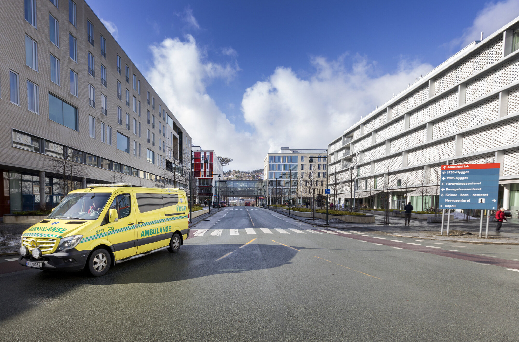 ambulanse foran st olavs