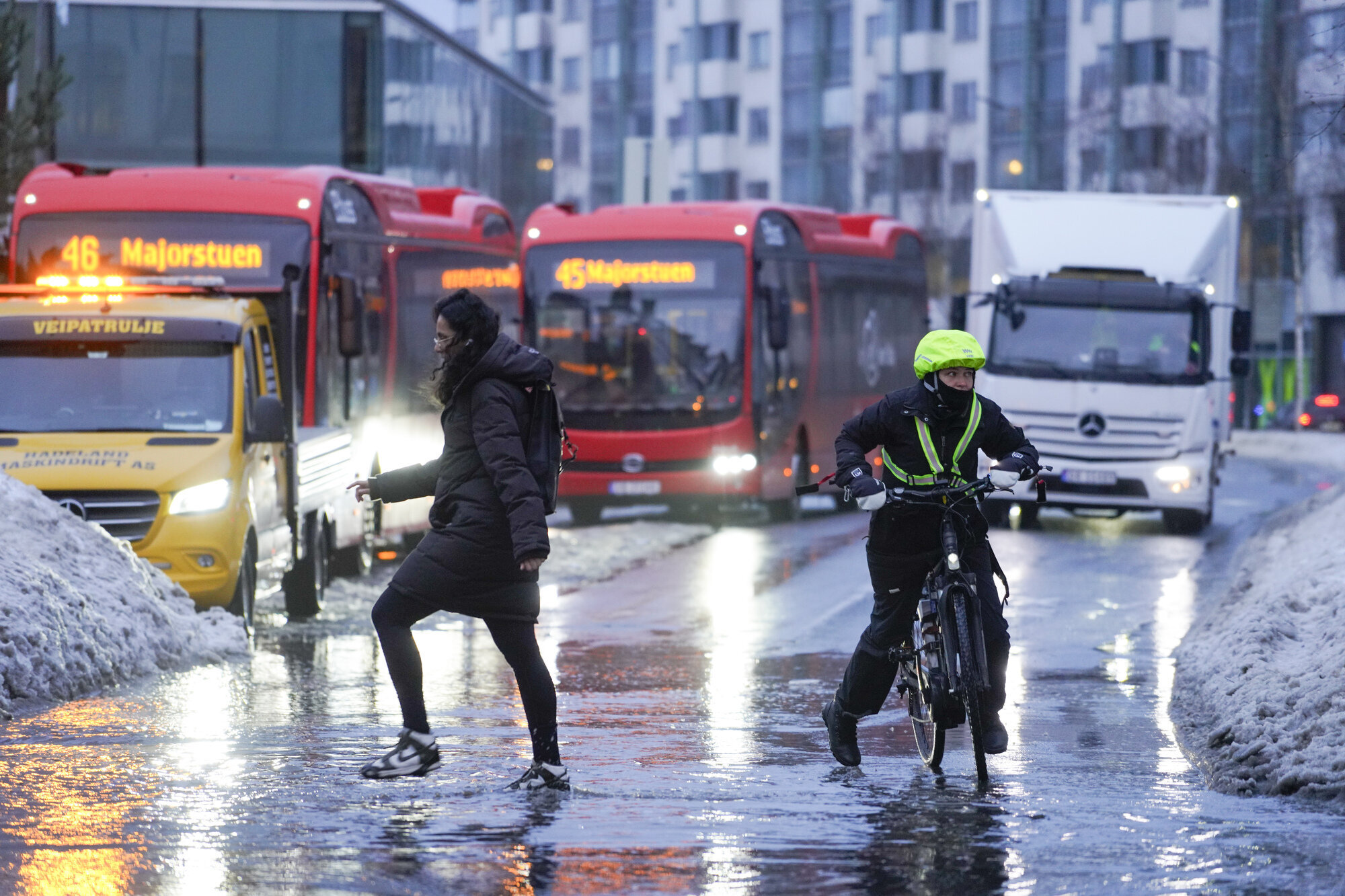 Bilde av oversvømt gate i Oslo
