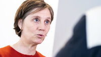 Bildet viser barne- og familieminister Kjersti Toppe (Sp).