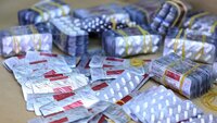 Bildet viser ulike typer fentanylpakker