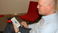 Rolf Gunnar Jørstad i NPE Rolf Gunnar Jørstad i NPE tester ut nettjeneste på mobil