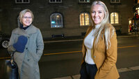 Ingvild Kjerkol (Ap, helsepolitisk talsperson ) og Lill Sverresdatter Larsen (NSF-leder)